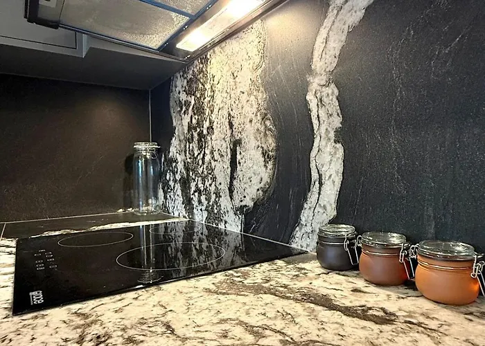 Peaceful Cozy With Stunning View&full Kitchen Apartment