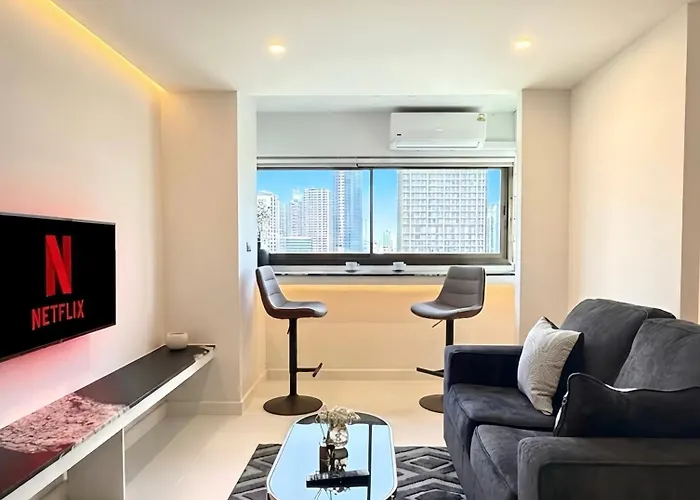 Peaceful Cozy With Stunning View&full Kitchen Apartment Bangkok